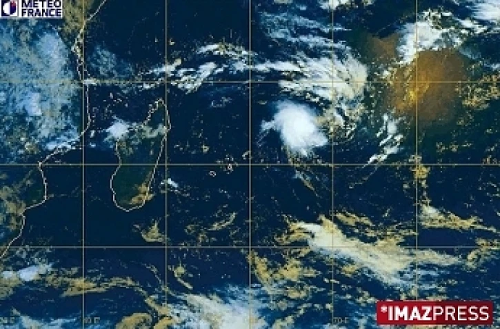 Lundi 2 février 2009  : Une perturbation tropicale s'approche de nos côtes