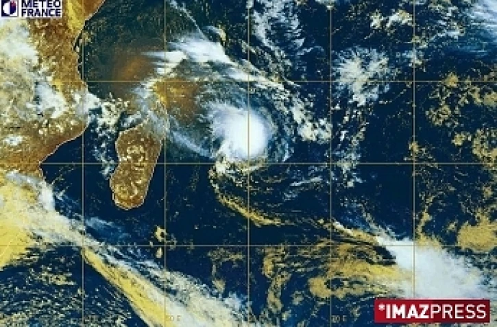 Mercredi 4 janvier 2009 : Gaël devrait passer à moins de 200 km de La Réunion jeudi (photo : Météo France)