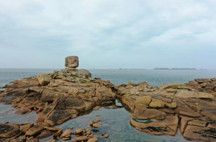A Trégastel, sur la Côte de Granit Rose, en Bretagne le 9 mars 2021