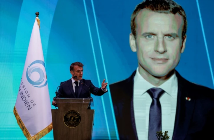 Le président français Emmanuel Macron s'exprime lors du sommet de la Commission de l'océan Indien (COI), à Antananarivo, le 24 avril 2025