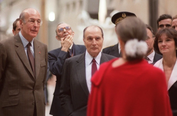 Valéry Giscard d'Estaing, François Mitterrand, Françoise Cachin et Anne Pingeot (de dos) le 1er décmebre 1986 lors de l'inauguration du musée d'Orsay à Paris