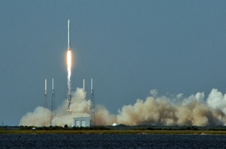 La fusée Falcon 9 de SpaceX au décollage le 8 avril 2016 à Cap Canaveral en Floride  