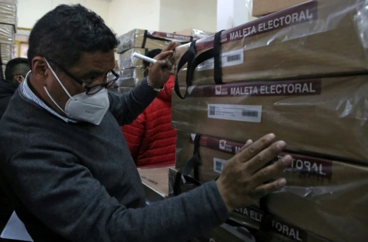 Préparation du matériel électoral à La Paz, le 16 octobre 2020