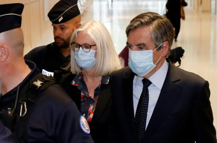 L'ancien Premier ministre François Fillon et son épouse Penelope Fillon, le 29 juin 2020 au tribunal de Paris