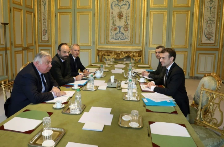 De g. à d. : le président du Sénat Gérard Larcher, le Premier ministre Edouard Philippe, le président de l'Assemblée nationale François de Rugy, le secrétaire général de l'Elysée Alexis Kohler et le président Emmanuel Macron, le 30 mars 2018 à Paris