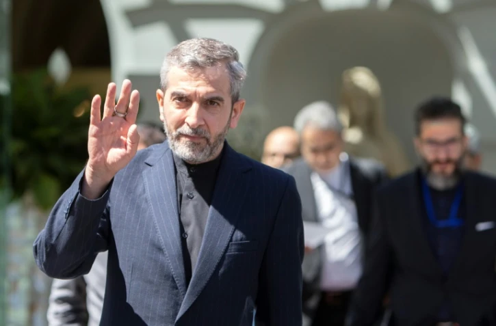 Le chef des négociateurs iraniens Ali Bagheri quitte le palais de Coburg à l'issue des pourparlers sur le nucléaire iranien, le 4 août 2022 à Vienne