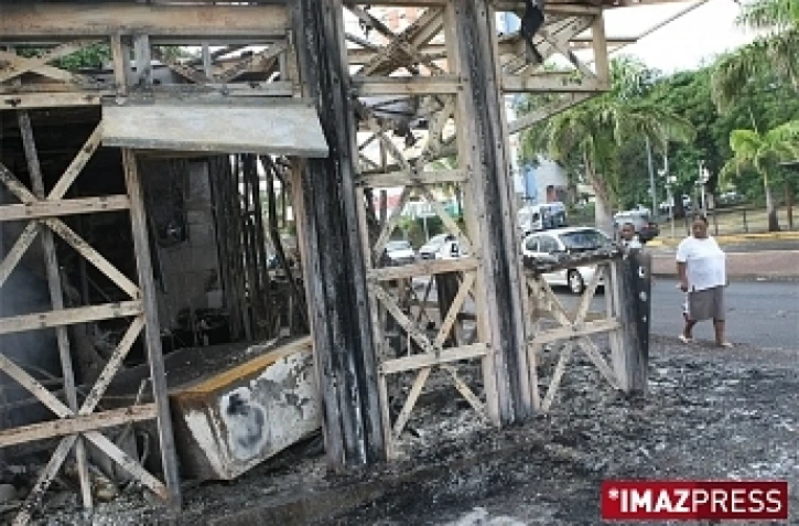 Mercredi 11 Mars 2009

Dégâts après une nuit d'émeutes au Chaudron