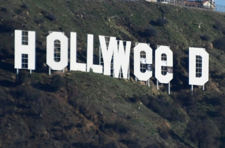 Les célèbres neuf lettres géantes blanches formant le mot "HOLLYWOOD" sur les hauteurs de Los Angeles été détournées en "HOLLYWeeD" ("Weed" en anglais désigne la "marijuana", l'"herbe" ou encore le "cannabis"), le 1er janvier 2017 