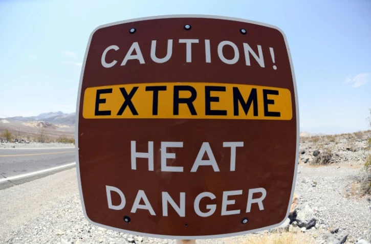 Un panneau avertissant du risque de chaleur extrême dans le parc national de Death Valley, en Californie, le 11 juillet 2021