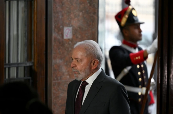 Le président brésilien Luiz Inacio Lula da Silva arrive au sommet Mercosur à Montevideo le 6 décembre 2024
