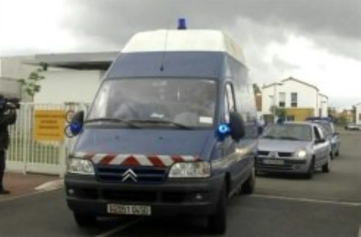 Le procès de Marcel Ruffet, accusé d'avoir assassiné à coups de fusil en 2015 trois membres d'une même famille et un gendarme dans un camp de gens du voyage à Roye (Somme), s'ouvre mardi devant la cour d'assises de la Somme