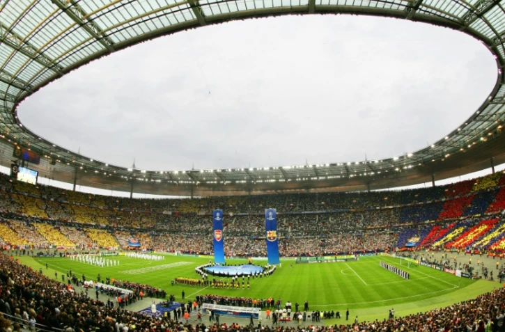 Le Stade de France, avant la finale de la Ligue des Champions entre Barcelone et Arsenal, le 17 mai 2006 à Saint-Denis, où aura lieu de nouveau la finale, le 28 mai 2022 après la décision de l'UEFA de retirer l'organisation à Saint-Petersbourg, suite à l'invasion de l'Ukraine par la Russie