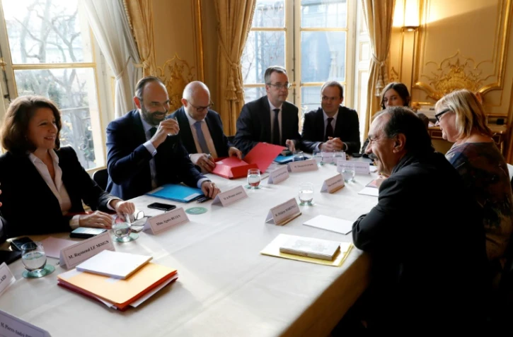 Le patron du syndicat CGT, Philippe Martinez (D), reçu à Matignon en présence du Premier ministre Edouard Philippe et de la ministre de la Santé Agnès Buzyn, le 18 décembre 2019