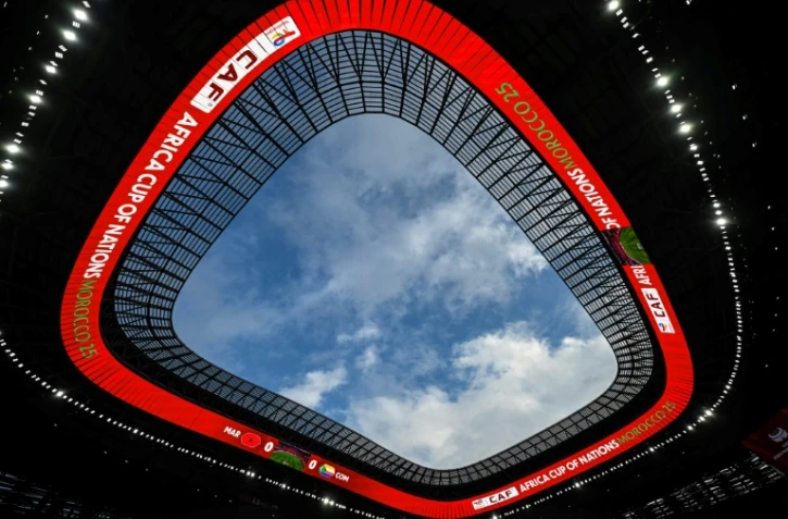 Vue du toit du stade Moulay Abdellah depuis l'intérieur de l'enceinte à quelques heures du match d'ouverture de la CAN entre le Maroc et les Comores, le 21 décembre 2025