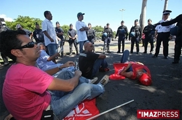 Dimanche 22 mars

Manifestation du COSPAR dans une grande surface de Sainte-Clotilde