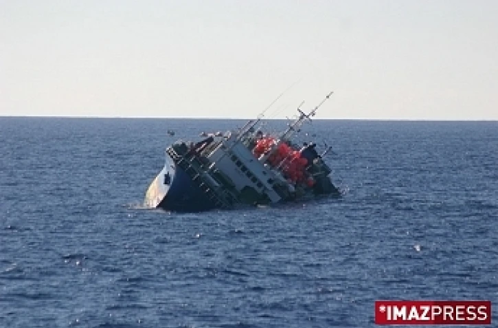 Sauvetages de l'équipage du Sibley
photo Marine Nationale