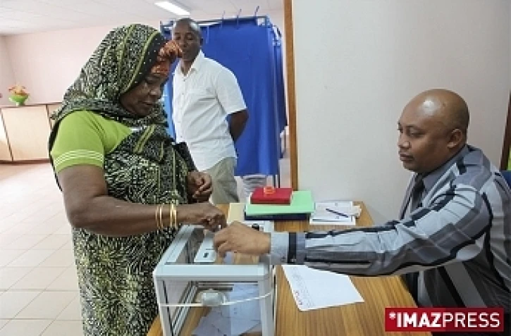 Dimanche 29 mars 2009

Jour de vote à Mayotte