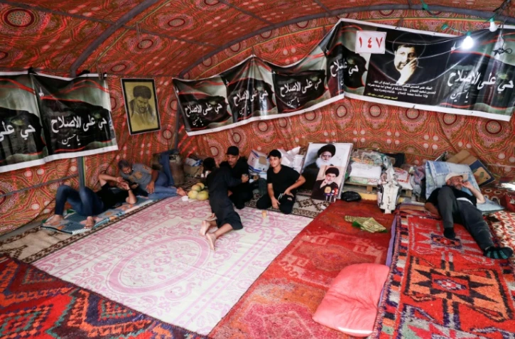 Clim' et repas chauds : à Bagdad, les sit-in s'installent dans la durée