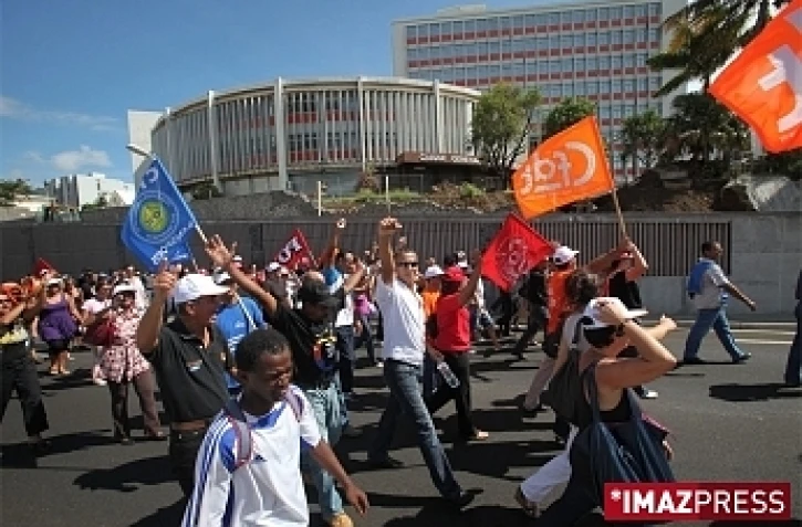 Jeudi 2 Avril 2009

Les salariée de la CAF et de la CGSS manifeste pour une augmentation de leurs salaires