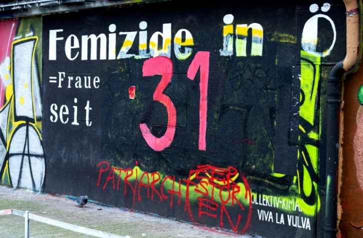 Le chiffre "31" sur un mur commémorant le nombre de féminicides en Autriche en 2021, le 17 janvier 2022 à Vienne