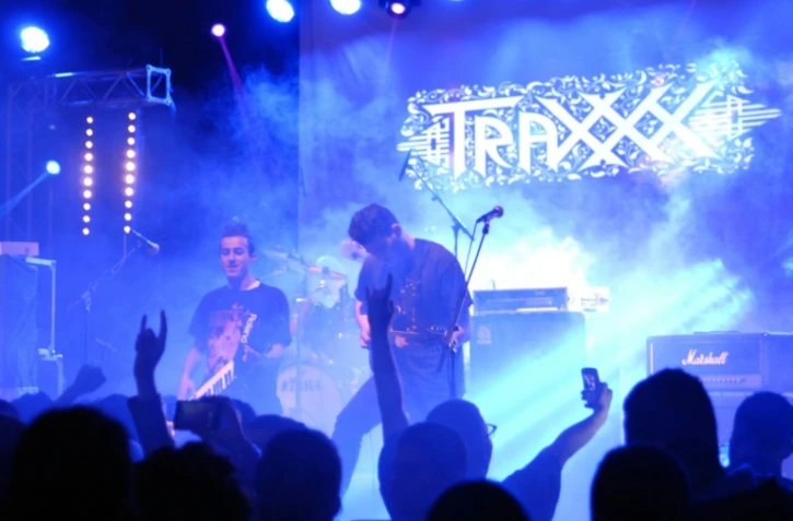 Le groupe Traxxx, joue à l'occasion du "Fest 213" dédié au rock et au métal, le 7 novembre 2015 à Constantine, en  Algérie 