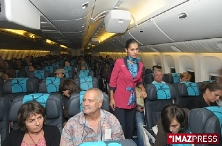 Dimanche 12 avril 2009 -

Vol inaugural d'Air Austral Paris - Réunion - Sydney - Nouméa