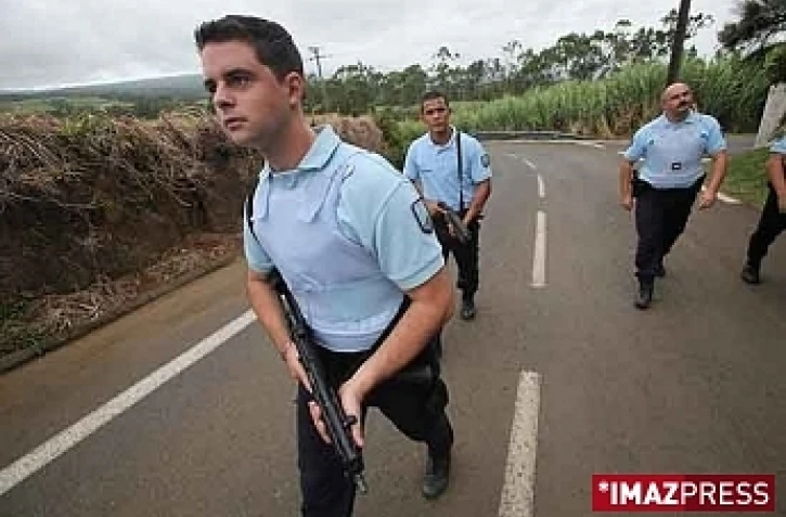 Mercredi 29 avril 2009 - Les gendarmes organisent des battues dans l'Est à la recherche de Juliano Verbard