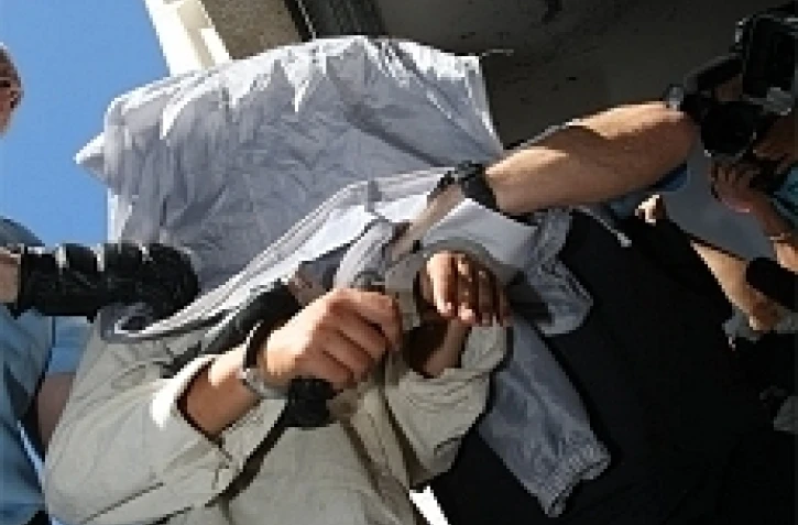 Vendredi 1er mai 2009 - 6 personnes sont présentées au tribunal de Saint-Denis dans l'affaire de l'évasion de Juliano Verbard et de deux de ses co-détenus