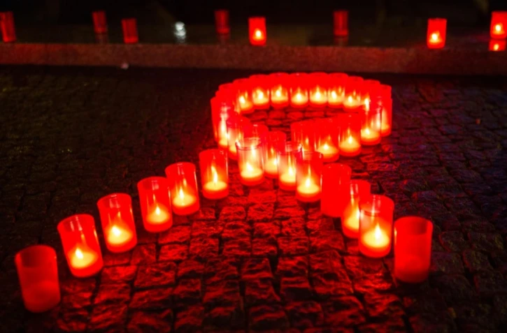 La 22e édition du Sidaction, une opération de levée de fonds pour la recherche et la prévention contre le sida, a démarré vendredi alors qu'un sondage montre une méconnaissance grandissante de cette maladie chez les jeunes