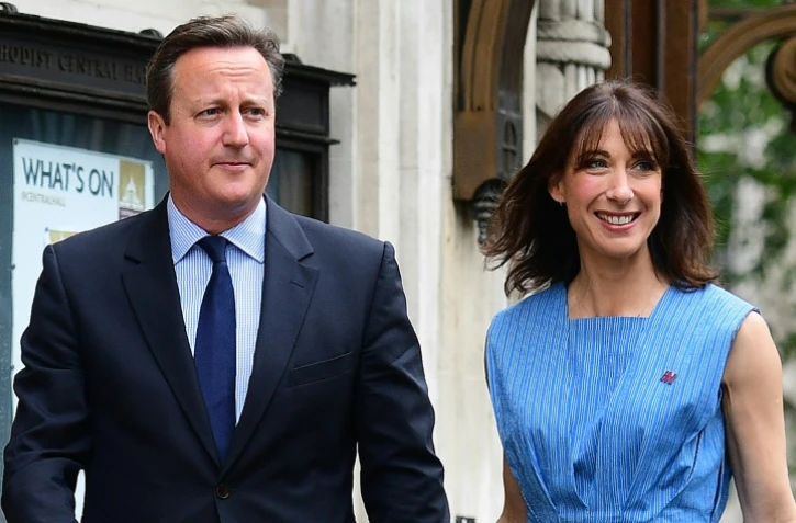 Le Premier ministre David Cameron  et sa femme Samantha arrivent au bureau de vote à Londres le 23 juin 2016
