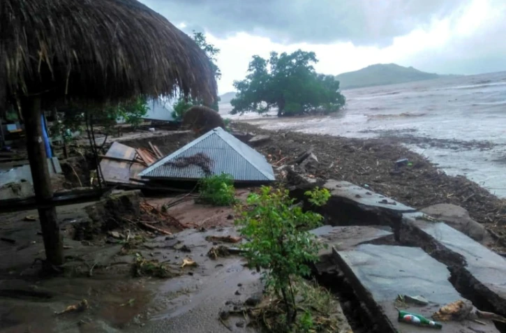Importants dégâts à Lembata (Indonésie) après des inondations, le 5 avril 2021