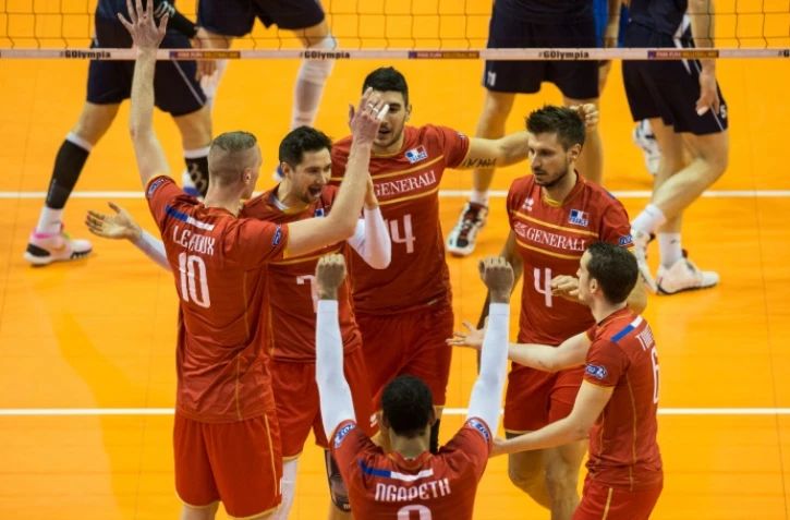 Les volleyeurs français fêtent un point face à la Finlande lors du tournoi de qualification olympique, le 7 janvier 2016 à Berlin