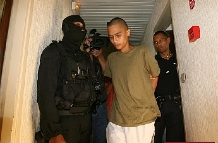 Jeudi 7 mai 2009 - Fabrice Michel, amant et complice de Juliano Verbard, lors de sa présentation au tribunal de Saint-Denis