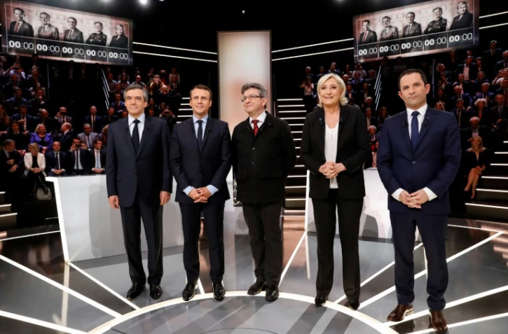 Les cinq candidats favoris à la présidentielle française lors d'un débat sut TF1, le 20 mars à Aubervilliers, près de Paris