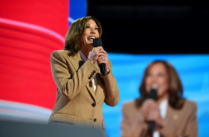 La vice-présidente américaine Kamala Harris, candidate à la présidentielle, s'adresse à la convention démocrate le 19 août 2024 à Chicago (Illinois)