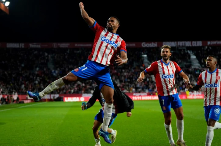 Le milieu de terrain vénézuelien de Gérone Yangel Herrera célèbre un but inscrit contre le Celta Vigo, en championnat d'Espagne, le 27 octobre 2023 au stade Montilivi