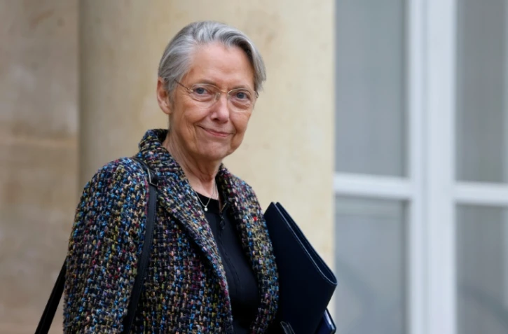 La ministre démissionnaire de l'Education et ancienne Première ministre Elisabeth Borne à Paris, le 5 février 2025