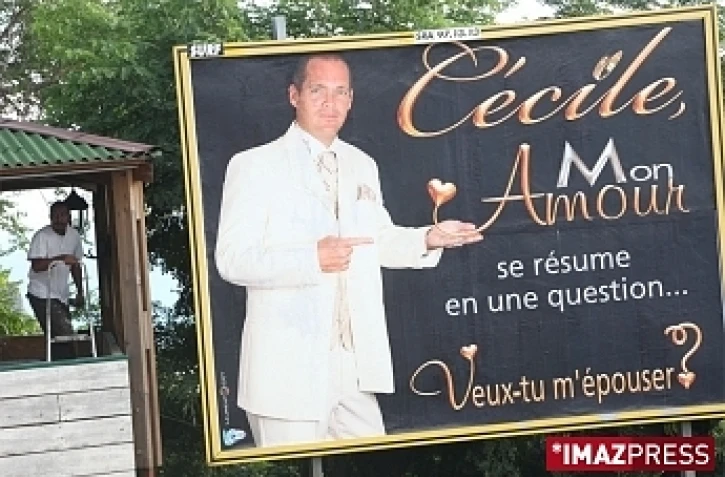 Mardi 2 Juin 2009 - Saint-Denis

Demande en mariage en affiche 4X3