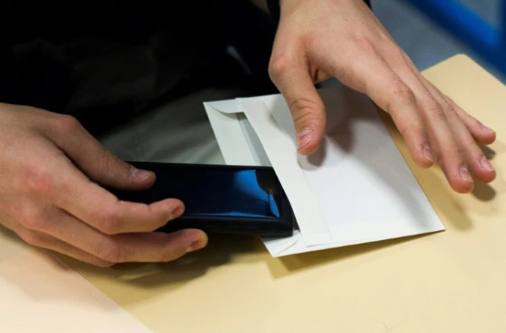 A la rentrée, les portables seront interdits de sonner au collège