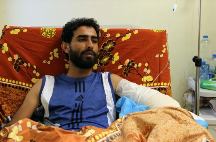 Un soldat des forces gouvernementales libyennes, blessé dans les combats à Syrte, est soigné à l'hôpital central de Misrata, le 18 août 2016