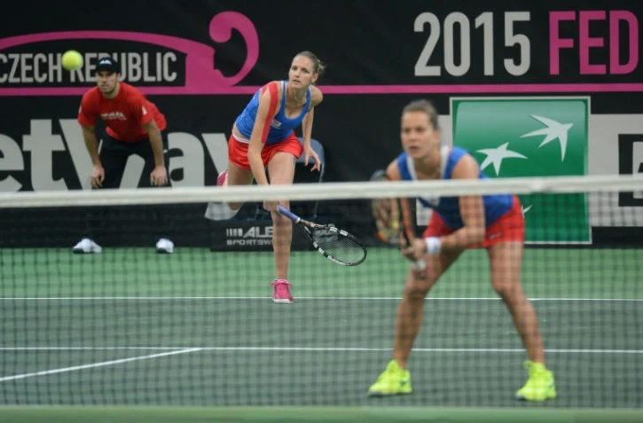 La paire tchèque composée de Karolina Pliskova et Barbora Zahlavova Strycova opposée à la Russie en finale de Fed Cup, le 15 novembre 2015 à Prague