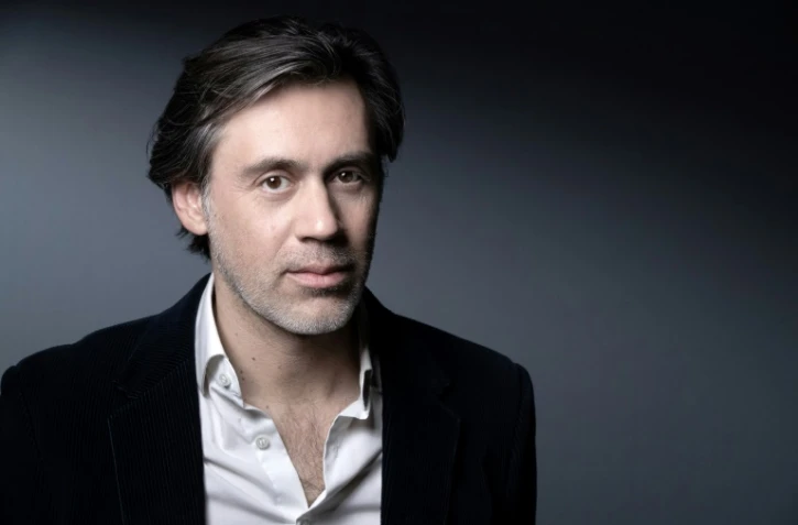 Le réalisateur Emmanuel Mouret pose le 15 janvier 2021 à Paris