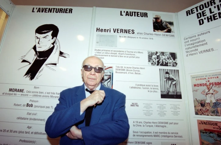 Henri Vernes le créateur de Bob Morane lors d'une exposition qui lui était consacrée à Paris le 2 décembre 1993