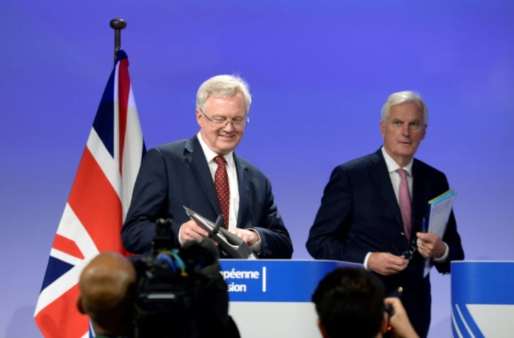 Le Monsieur Brexit de l'Union européenne, le français Michel Barnier (à droite), et son homologue britannique, David Davis à Bruxelles, le 20 juillet 2017