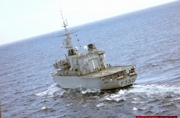 Moroni - Samedi 4 juillet 2009 
Le Floréal, bâtiment de la Marine Française, a récupéré des objets pouvant provenir de l'Airbus 310 qui s'est écrasé au large de la Grande Comore