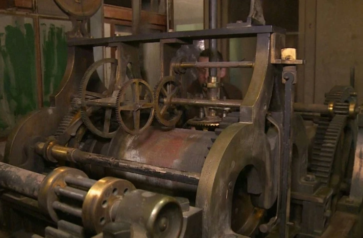 Capture d'écran d'une vidéo de l'AFPTV montrant l'horloge de l'Eglise de la Sainte-Trinité à Paris, le 20 juin 2019