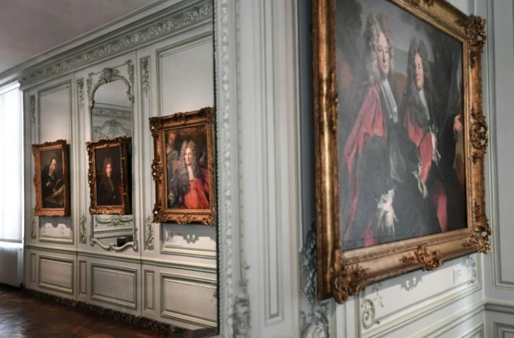 Des portraits du roi Louis XV au musée Carnavalet, le 21 mai 2021 à Paris, qui rouvre ses portes le 29 mai après quatre ans de travaux de rénovation