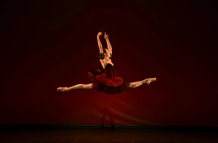 La ballerine japonaise Miki Mizutani parmi les stars de la soirée de gala organisée à Londres, pour lever des fonds pour l'Ukraine, le 19 mars 2022