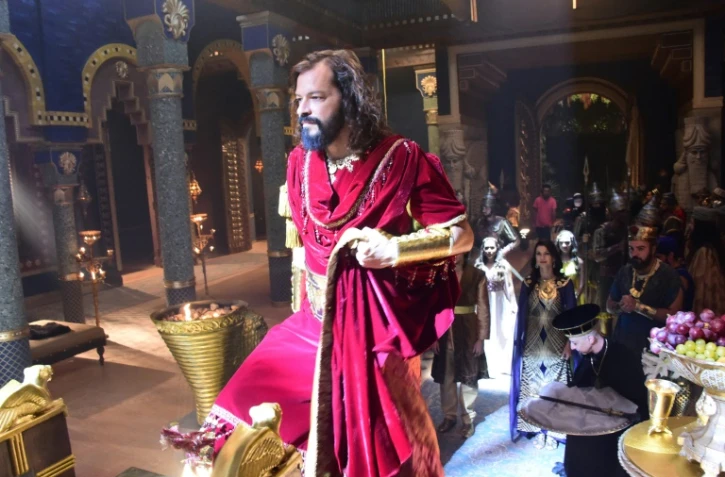 Des acteurs tournent une scène de la telenovela "Le Riche et Lazare", dans les studios de TV Record, le 3 février 2017 à Rio de Janeiro, au Brésil