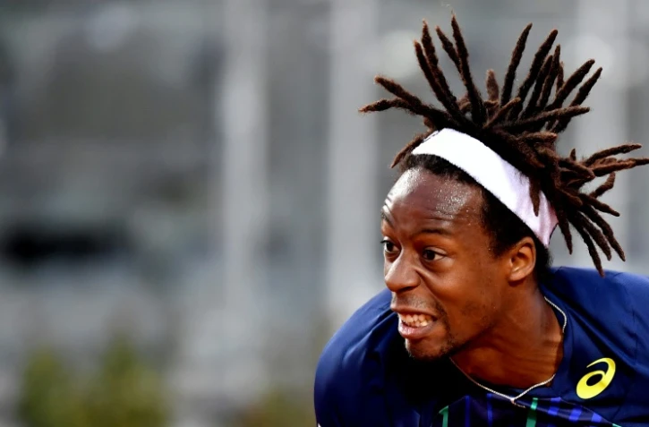 Le tennisman français Gaël Monfils lors d'un match contre le Brésilien Tomaz Bellucci à l'Open de Foro Italico à Rome le 9 mai 2016